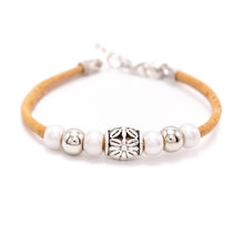 Afbeelding in Gallery-weergave laden, Vegan Natural Kurkarmband met Bloemen Patroon 18cm