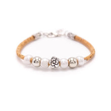 Afbeelding in Gallery-weergave laden, Vegan Natural Kurkarmband met Bloemen Patroon 18cm